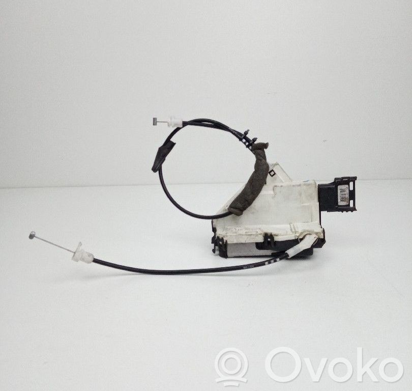 Front door lock   567147,3428N195712,6PINOS,A01545