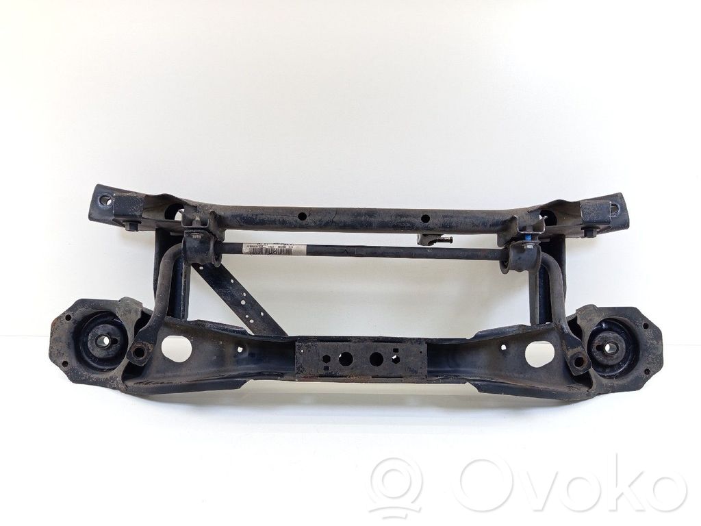 Ford Focus Galinis traversas 