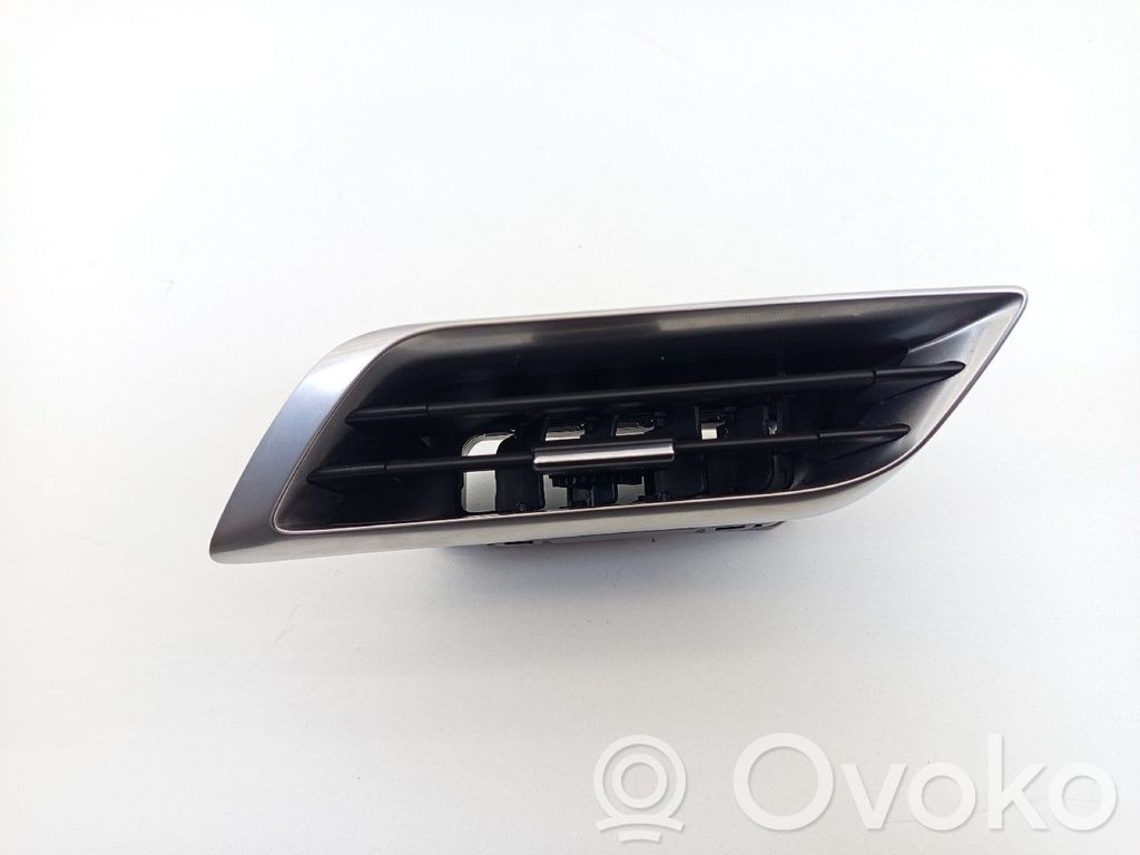 Peugeot 3008 II Centrālais gaisa ventilācijas režģis 