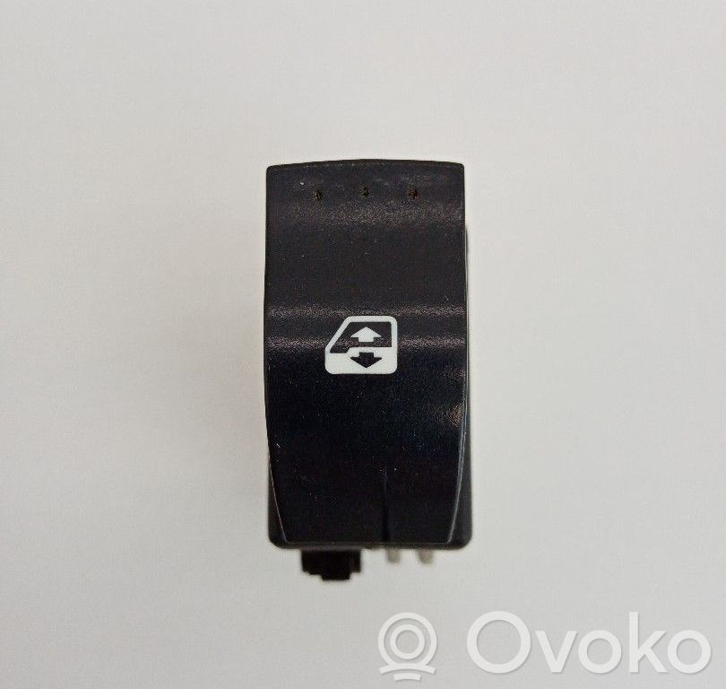 Electric window control switch   26488,060046A