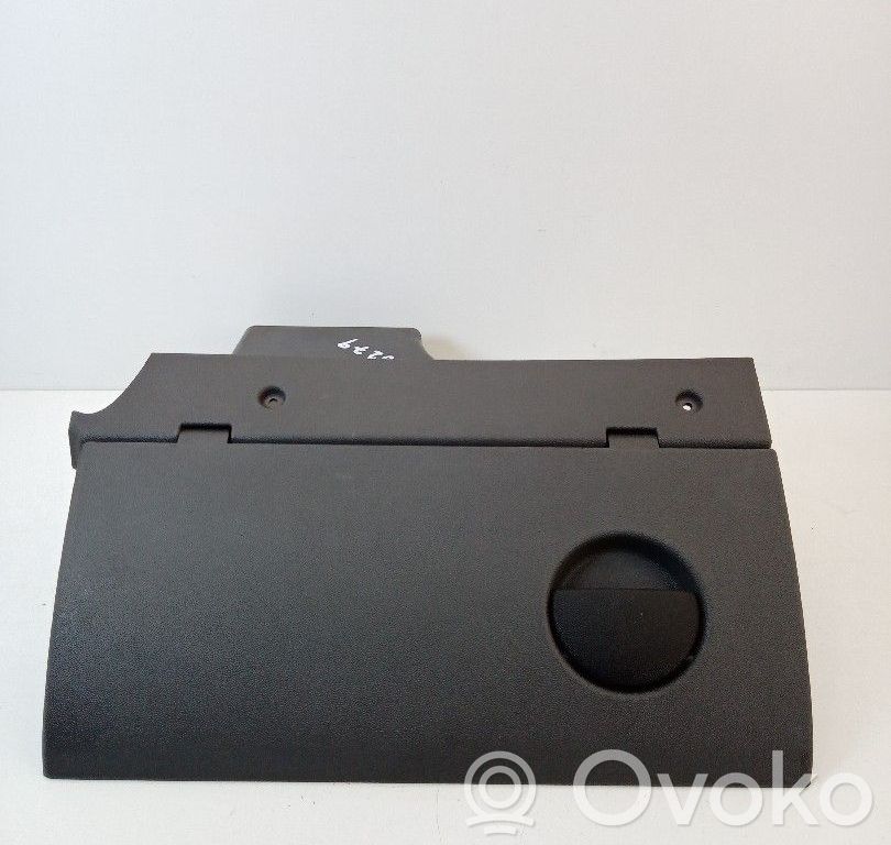 Glove box   09114403,460029937