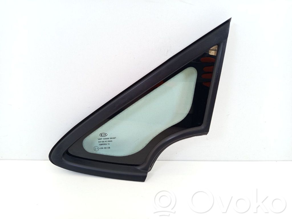 KIA Ceed Front triangle window/glass 