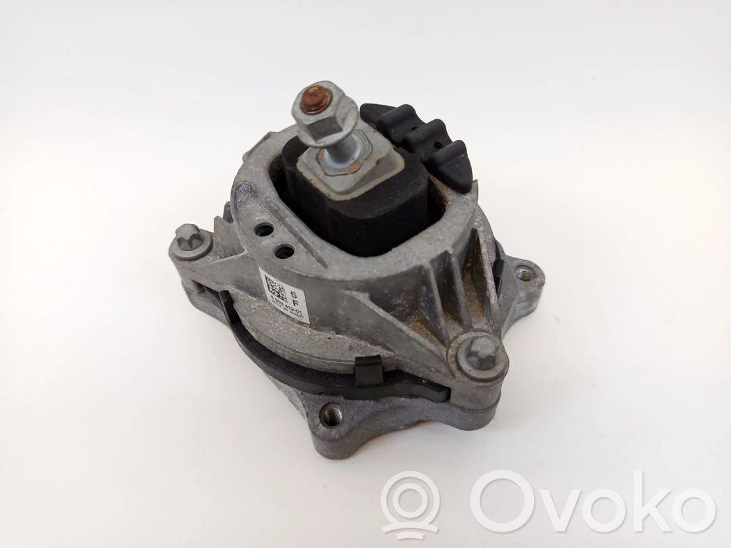 Engine mount bracket   685941201,DIREITO