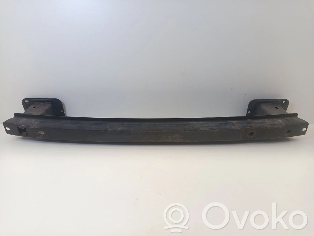 Galinis sustiprinimas bamperio   8V4110746AB