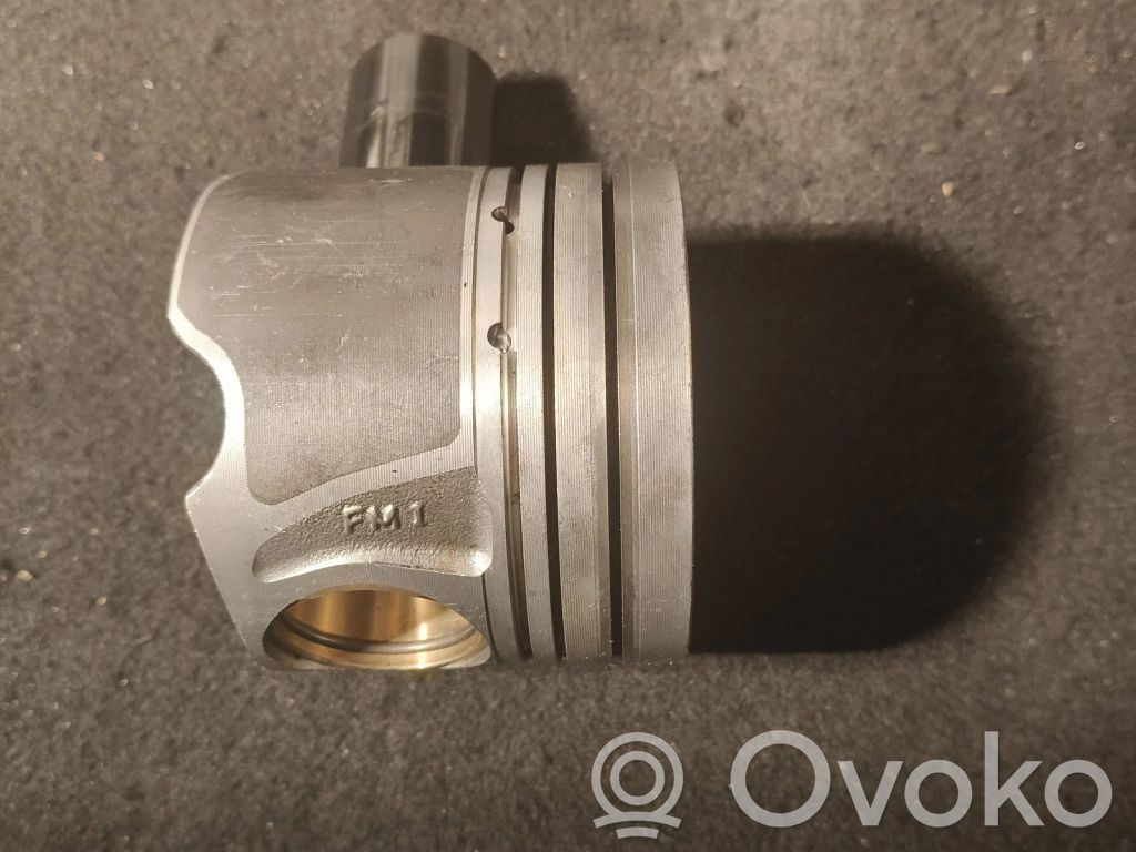 Piston   0832GA