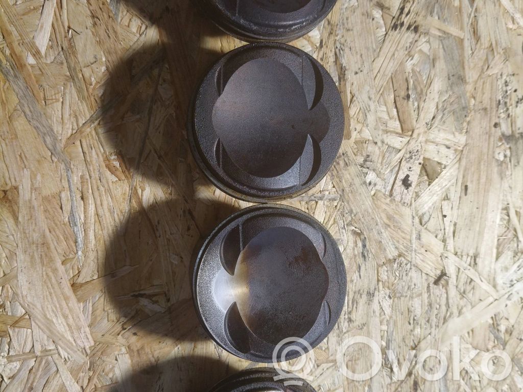 Piston   82L199,82460