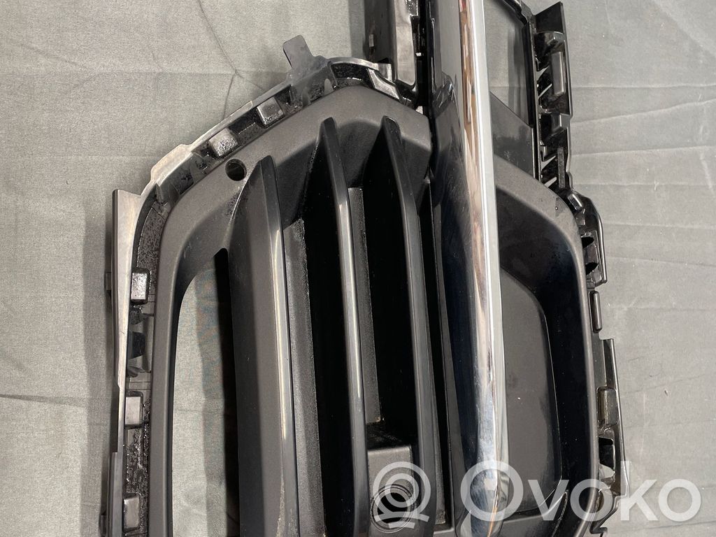 BMW X5 G05 Front fog light trim/grill 