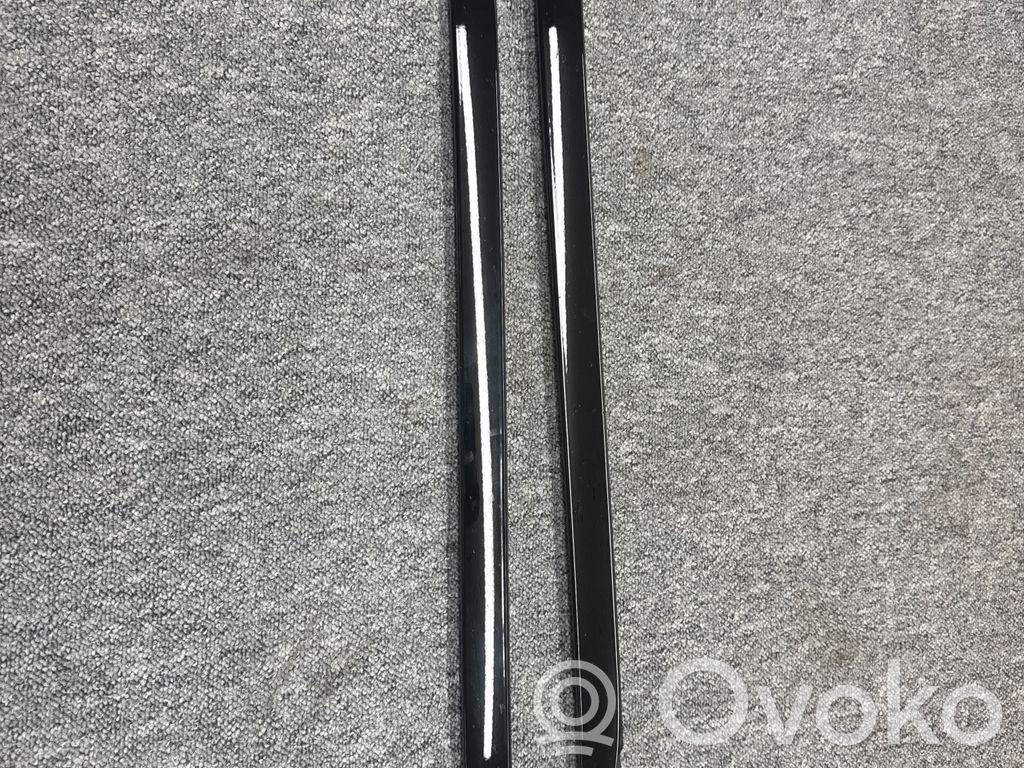 BMW X7 G07 Windshield trim 