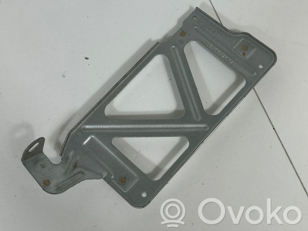 BMW 5 F10 F11 Intercooler pipe mounting bracket 