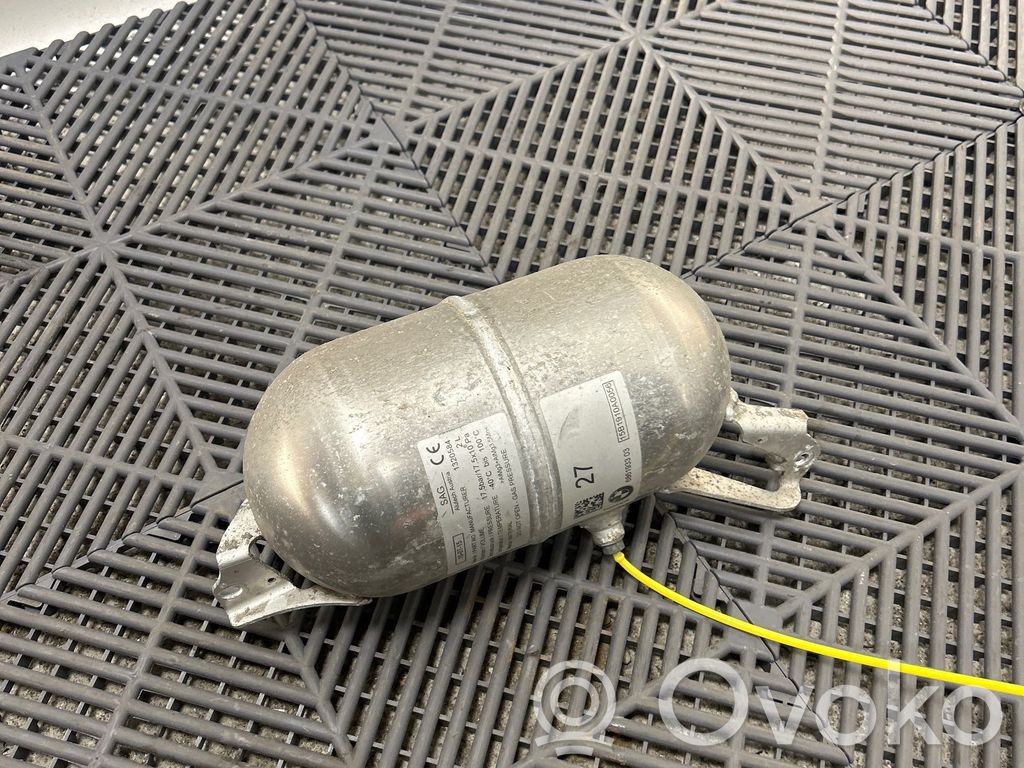 Zbiornik powietrza tylnego zawieszenia pneumatycznego   6861933