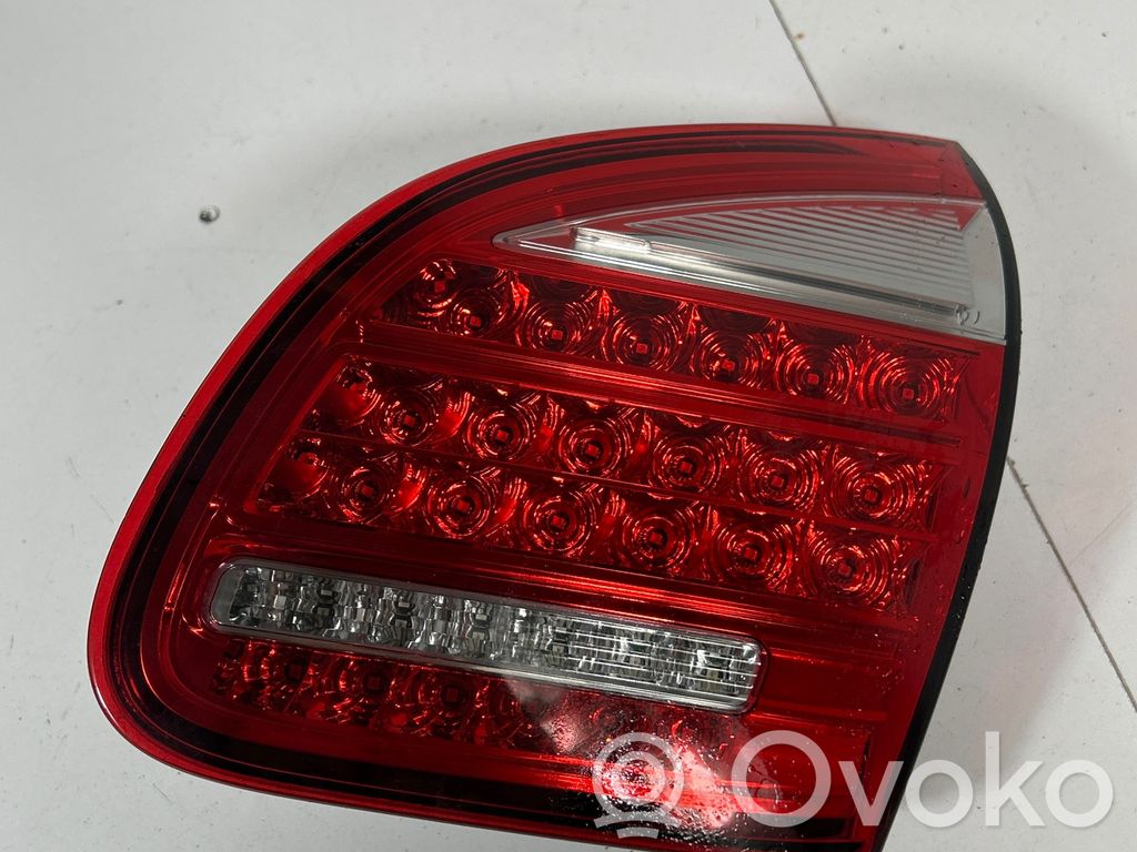 Lampy tylnej klapy bagażnika   7P5945094