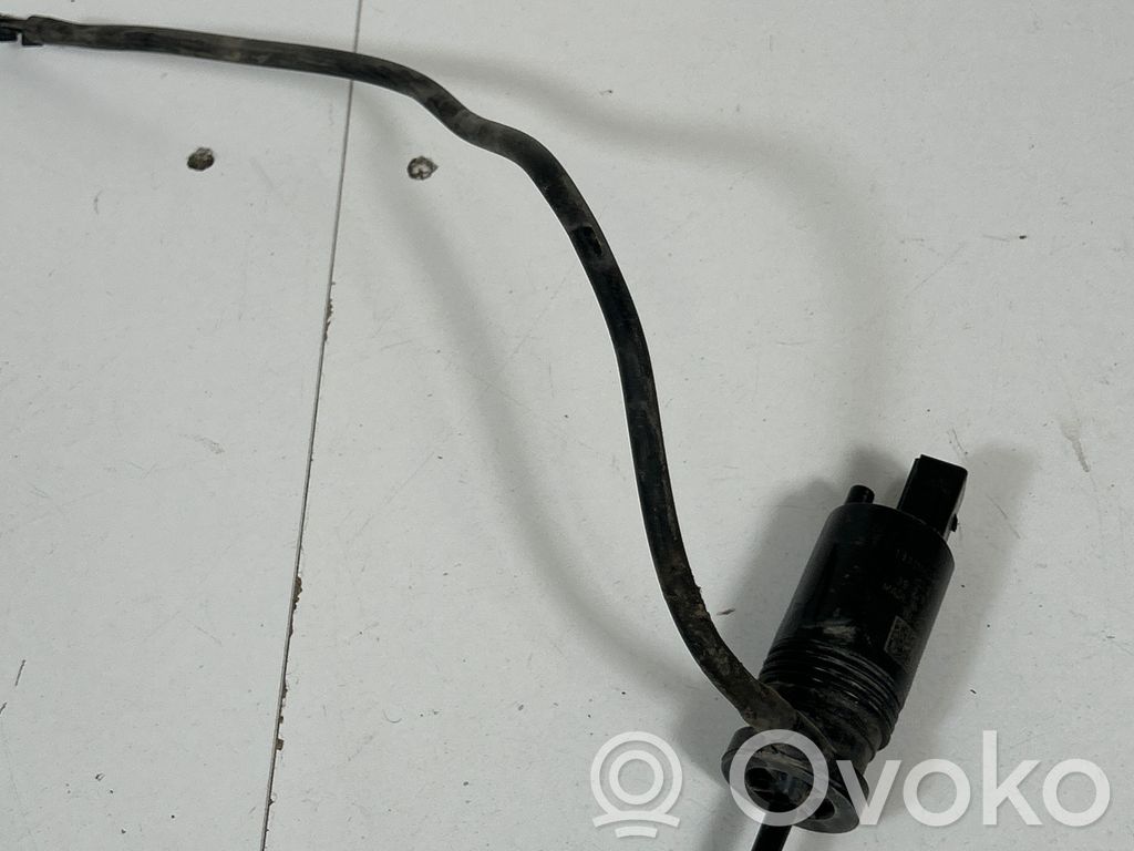 Tesla Model Y Windscreen/windshield washer pump 