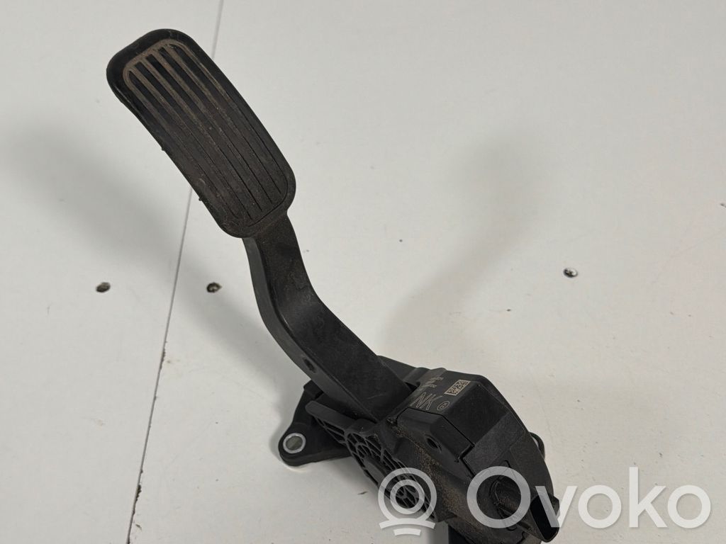 Toyota Corolla E210 E21 Akseleratora pedālis 