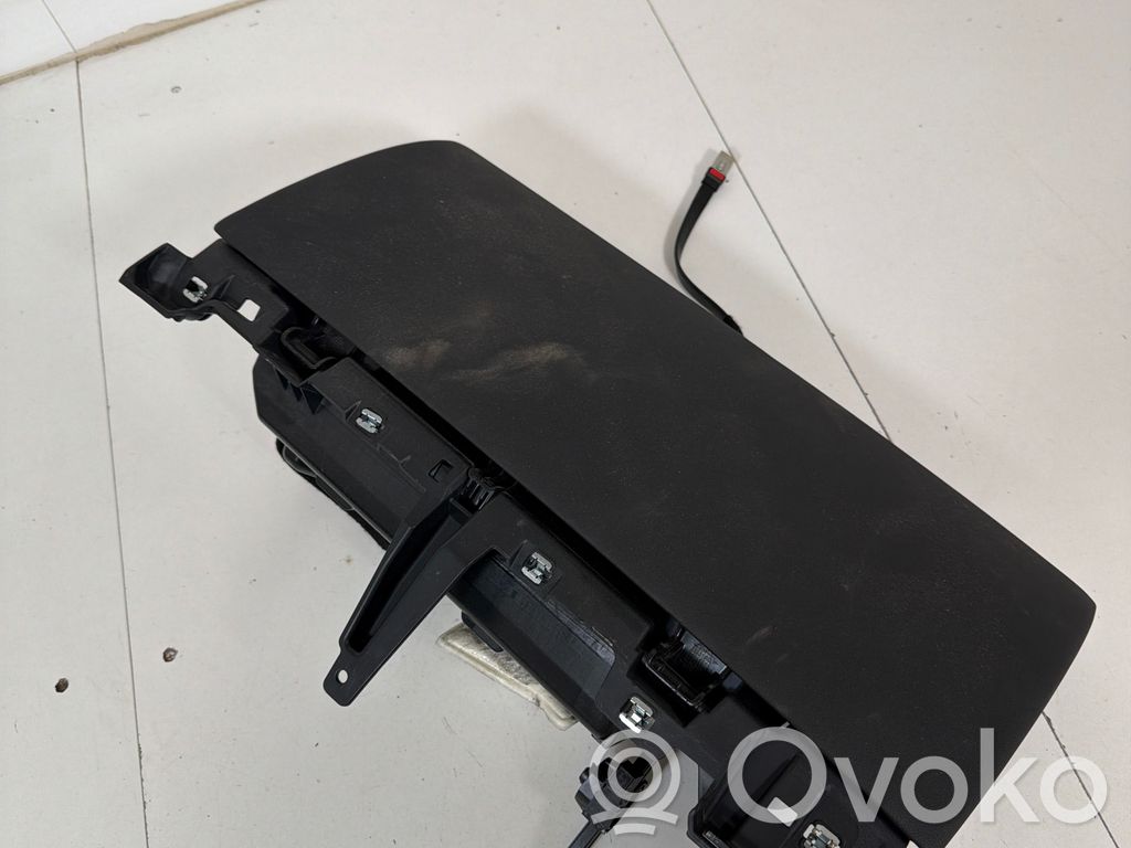 Tesla Model Y Handschuhfach 