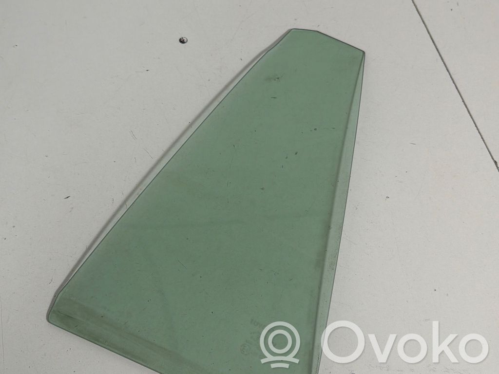 Ventanilla de ventilación de la puerta trasera   43R005834