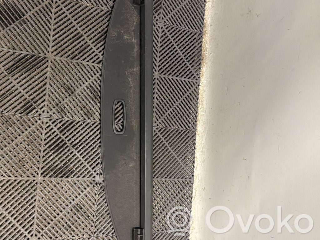 KIA Niro Tavarahyllyn kansi 