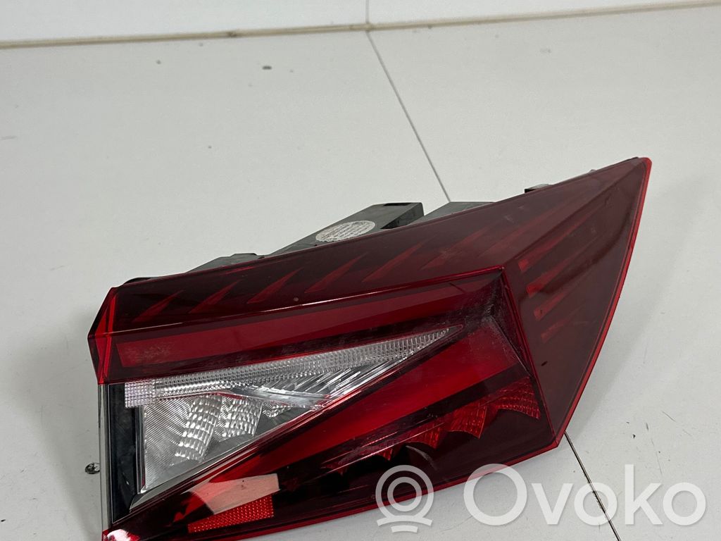 Skoda Enyaq iV Lampă spate în caroserie 