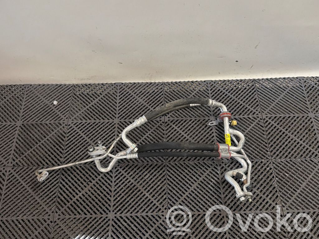 Tesla Model 3 Ilmastointilaitteen putki (A/C) 