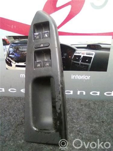 Volkswagen Touran I Electric window control switch 