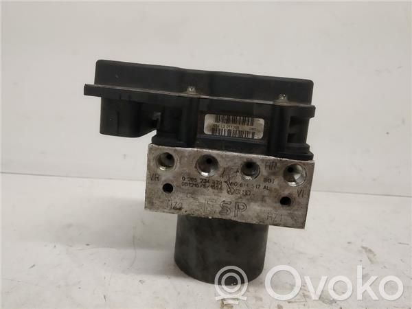 Unidad de control/módulo del ABS   8E0910517E
