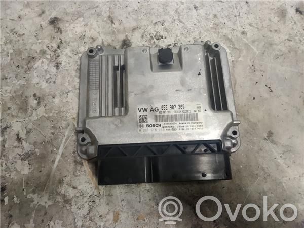 Komputer / Sterownik ECU silnika   5E907309,261S16449