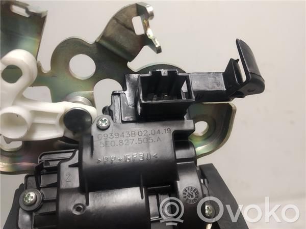Tailgate window lock/catch/latch   5E0827505A