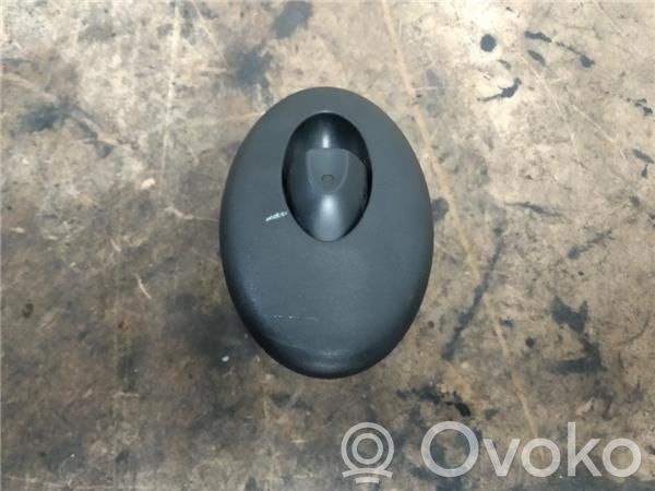 Electric window control switch   YUD000500PUY