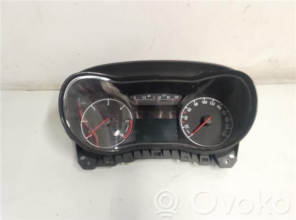 Opel Corsa E Geschwindigkeitsmesser Cockpit 