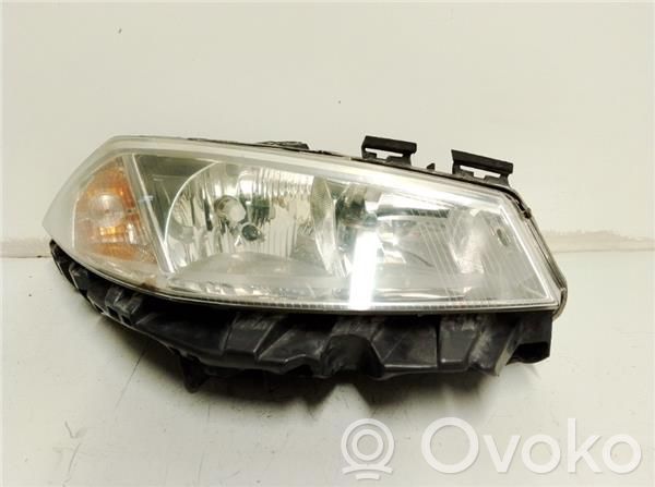Renault Megane II Lampa przednia 