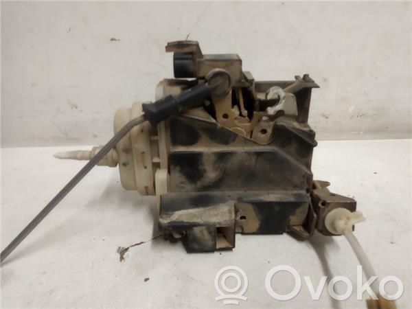 Audi A4 S4 B5 8D Priekinė durų spyna 