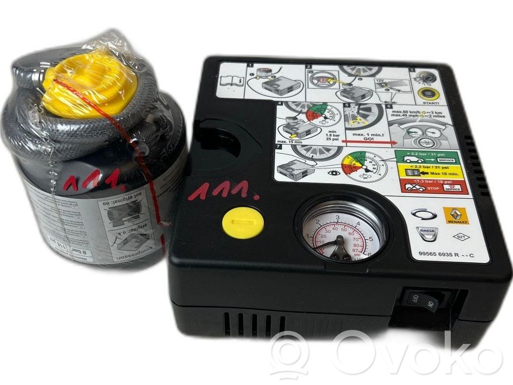 Renault Clio IV Support roue de secours 