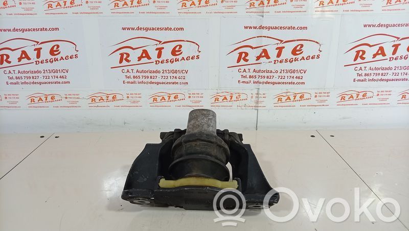 Volvo XC60 Engine mount bracket 