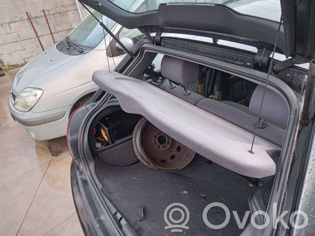 Parcel shelf