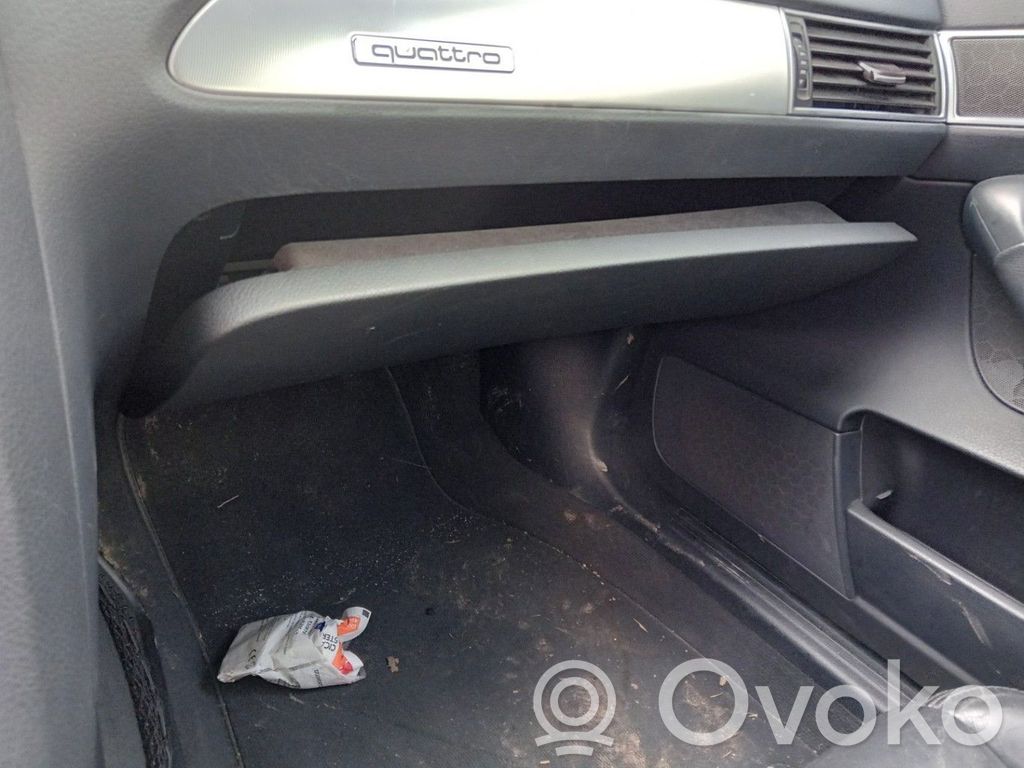 Audi A6 S6 C6 4F Daiktadėžės (bordačioko) komplektas 