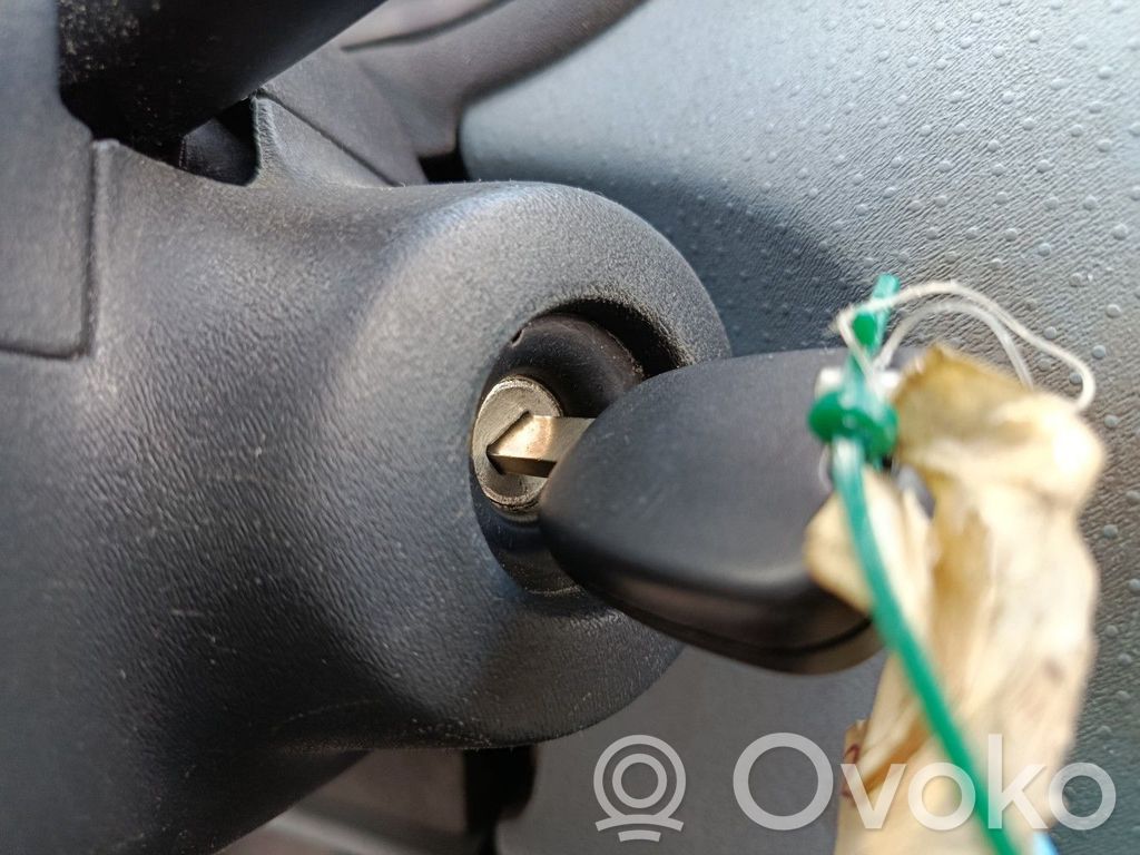 Citroen C3 Užvedimo spynelė 