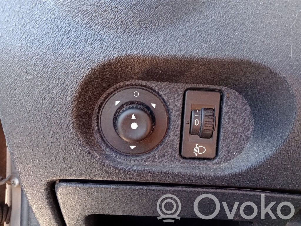Citroen C3 Interruptor del espejo lateral 