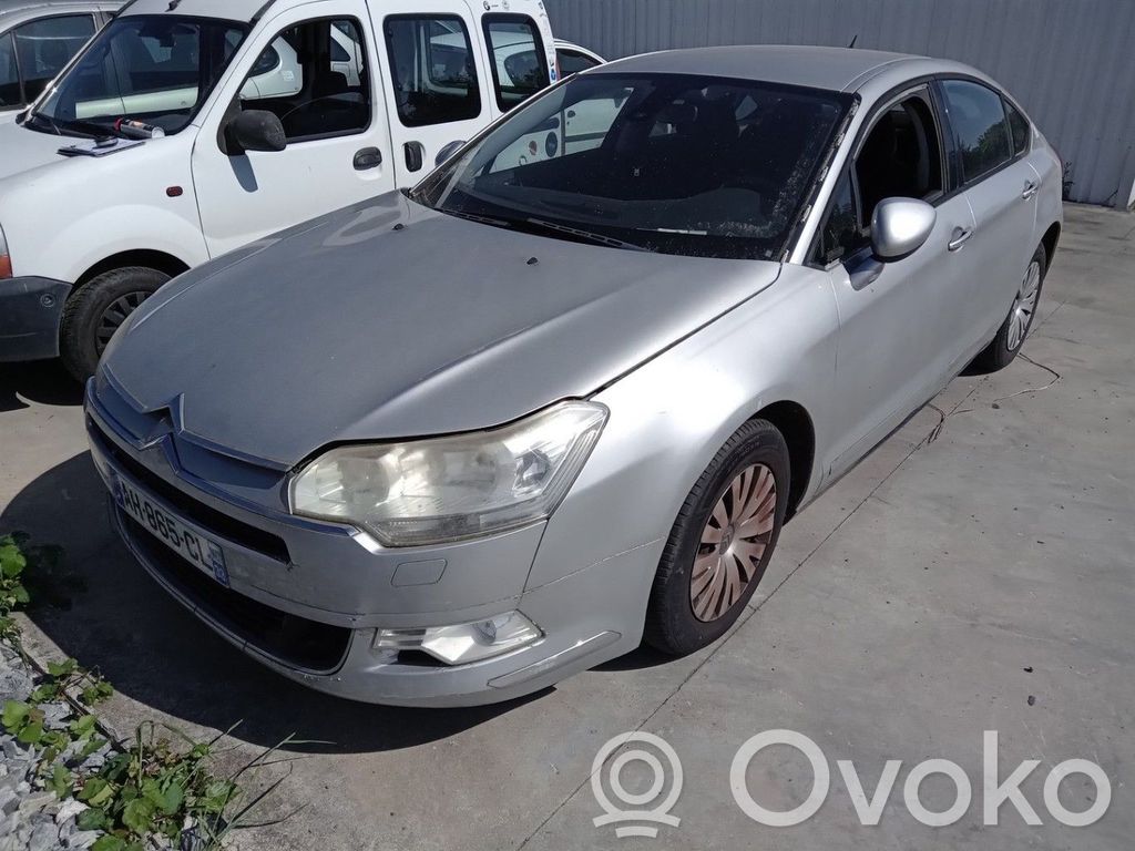 Priekšpusē slēdzene   9800618280