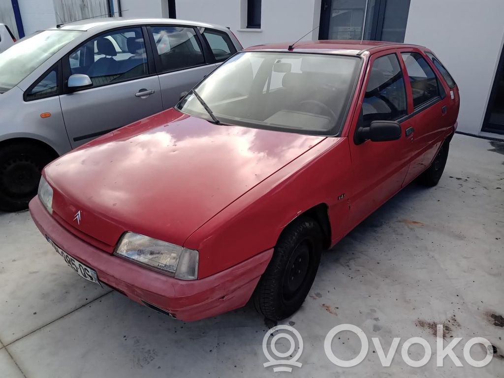 Citroen ZX Front door window glass four-door 