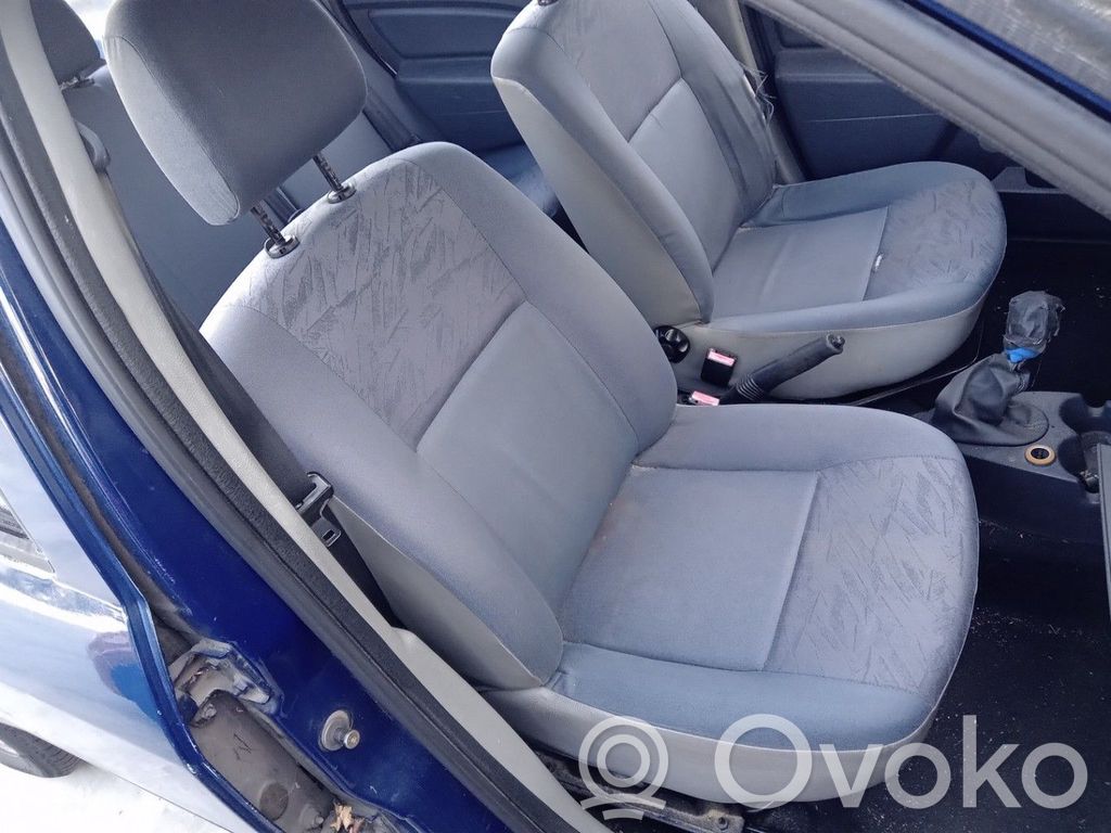 Dacia Logan I Cinturón delantero 