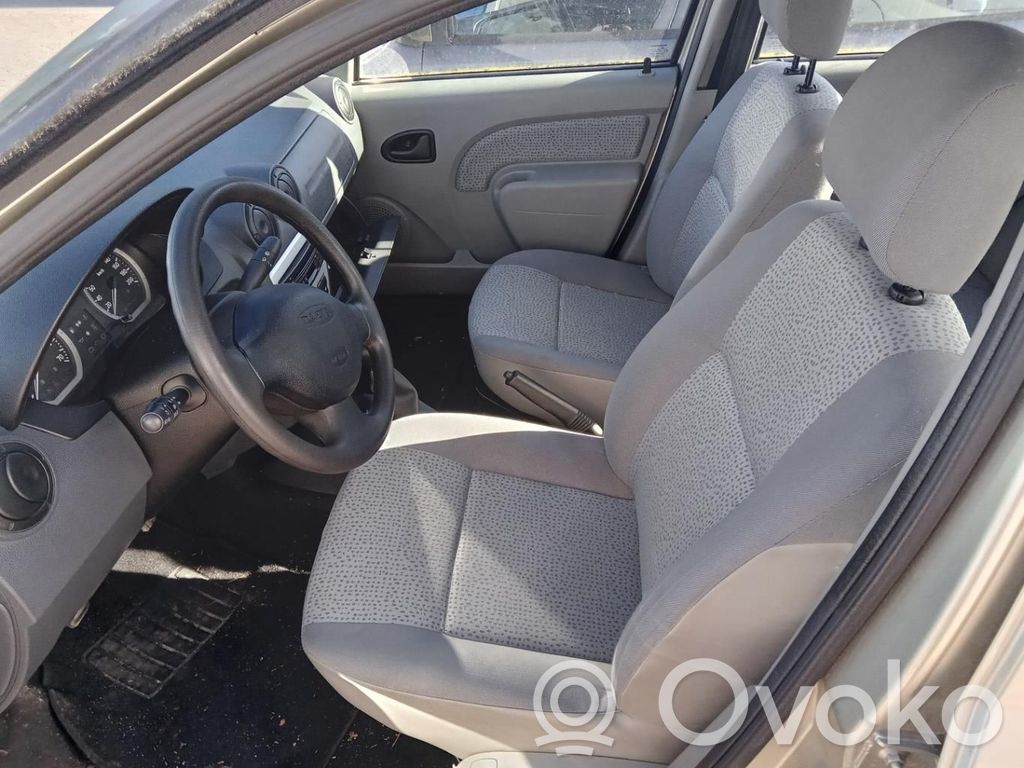 Dacia Logan I Cinturón delantero 