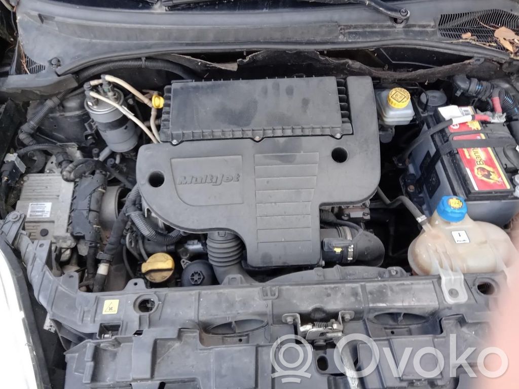 Fiat Grande Punto Generatorius 