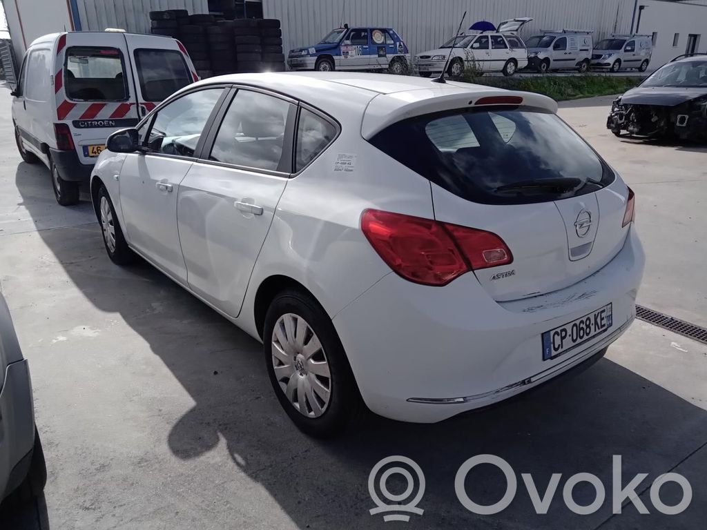 Opel Astra J Tylny zacisk hamulcowy 
