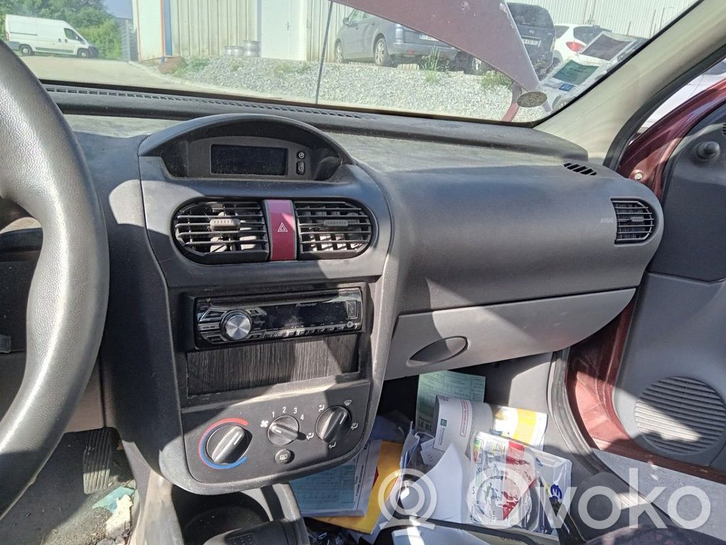 Opel Corsa C Hazard light switch 