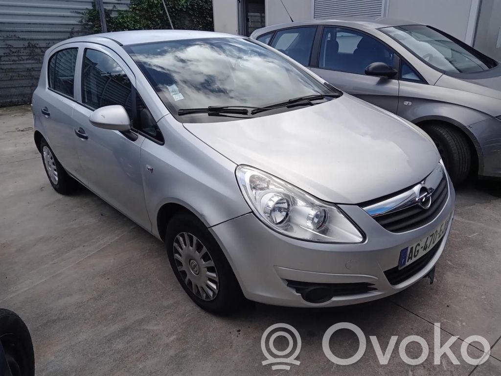 Opel Corsa D Дверь 