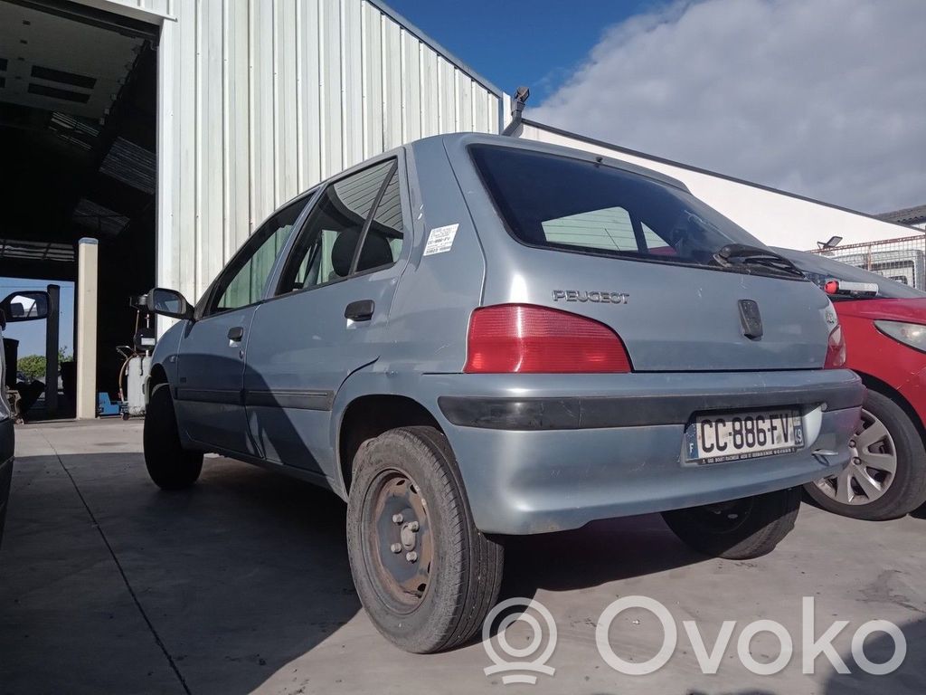 Peugeot 106 Puerta trasera 