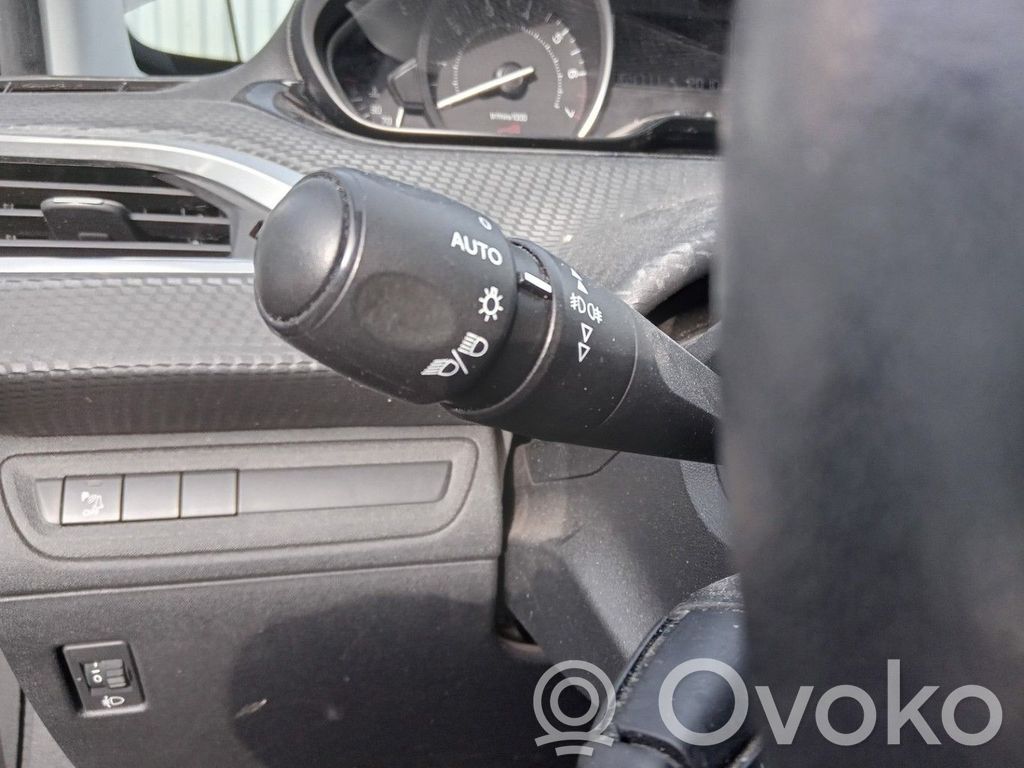 Peugeot 2008 I Interruptor/palanca de limpiador de luz de giro 