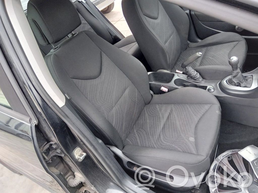 Peugeot 308 Etumatkustajan istuin 