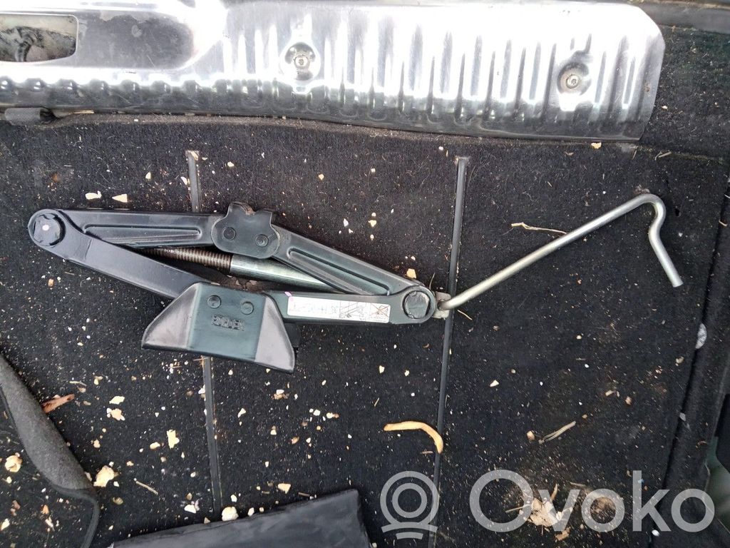 Peugeot 407 Lift Jack 