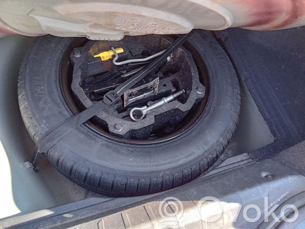 Peugeot 508 Tool set 