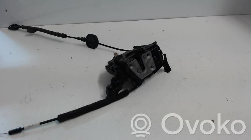 Renault Captur Priekšpusē slēdzene 